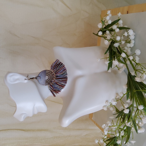 Vintage Style Boho Tassel Earrings - Picture 2 of 4